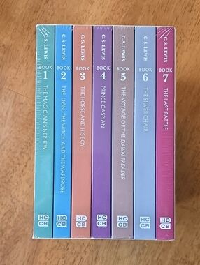 🆕️ The Chronicles of Narnia 7-Book Boxed Set - Multicolor